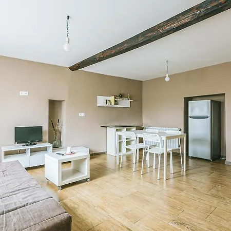1 Bedroom Stunning In Galicia Holiday home Belesar