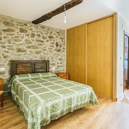 1 Bedroom Stunning In Galicia Holiday home *